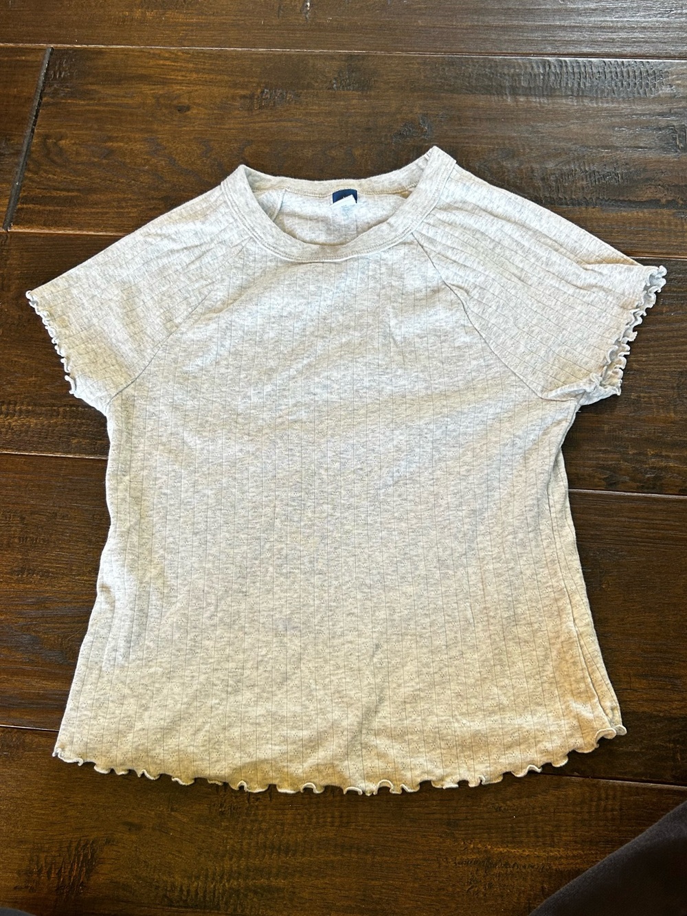 Old Navy Light Gray Ruffle-Edge Short Sleeve Tee